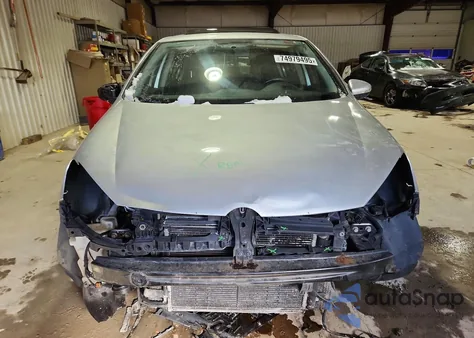 2011 Volkswagen Golf z USA, uszkodzony, nr VIN WVWDM7AJ7BW347329